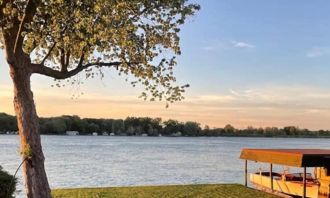 Algonac House | Delightful Home on Beautiful St. Clair River with Spa