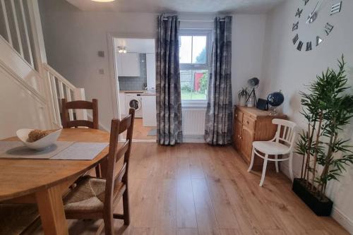 Willesborough House | Cozy House with Garden & Parking Near Ashford International