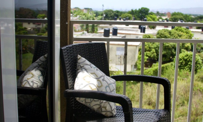 Havendale Apartment | Modern One-Bedroom Apartment with Kitchen and Breakfast