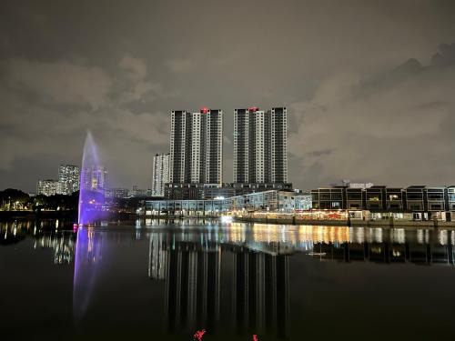 Petaling Jaya Apartment | Inviting GolfView 3 Bedroom Condo Near Paradigm Mall
