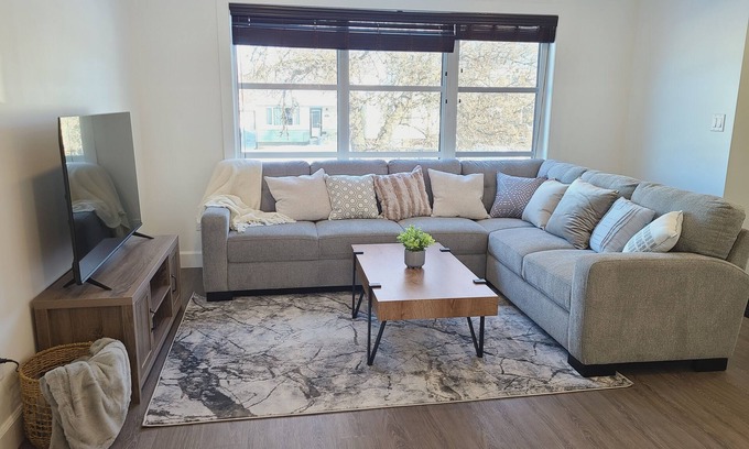 Regina House | New-Build Main Floors in East Regina with Kitchen Amenities