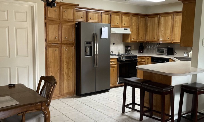 Lubbock House | Idyllic Open-Concept Home with Lake View & Spa Amenities