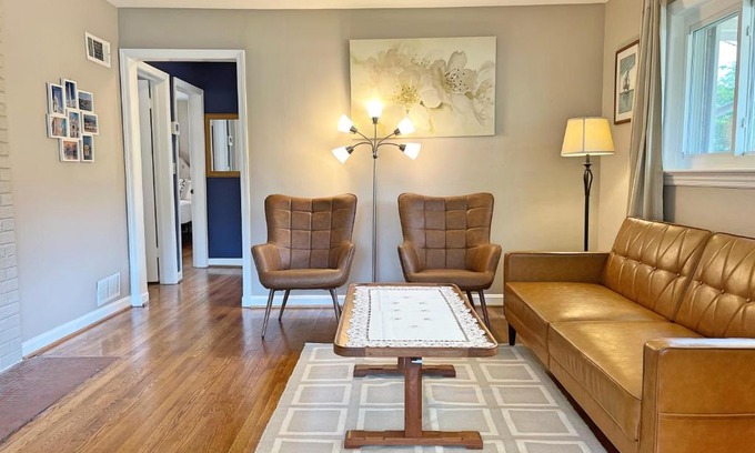 Arlington House | Private 3-Bedroom House with Fenced Garden for Families
