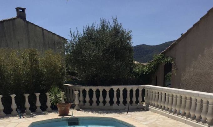 Cuges-les-Pins House | Entire room or villa near Castellet Bol d´Or Grand Prix F1 circuit