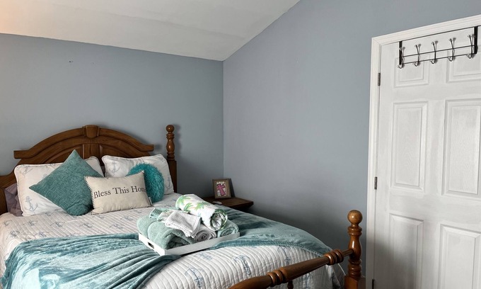 Albany Apartment | Cozy 2-Bedroom Apartment with Private Entry & Spa Amenities