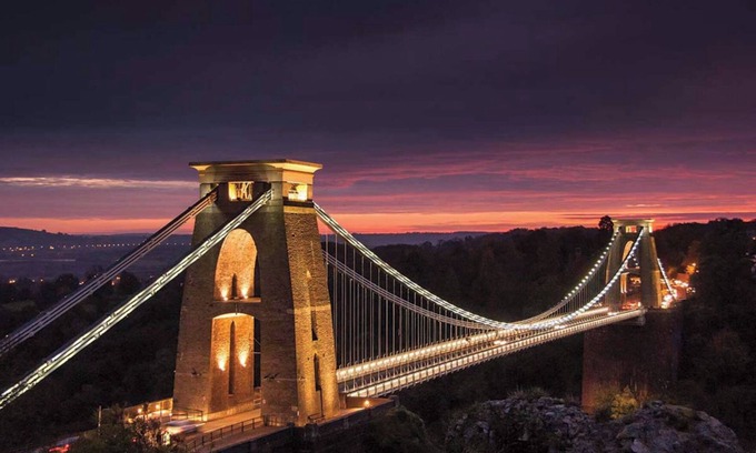 Clifton Apartment | Entire Stylish Colourful Two Bed Flat in Clifton, Bristol.