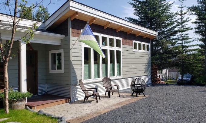 Seward House | Cozy Tiny Home Near Seward's Cruise Ship Terminal