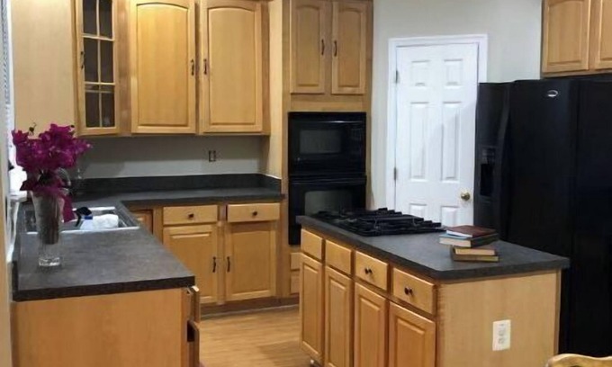 Maryland City House | Inviting Town House Near DC with Spa & Family Amenities
