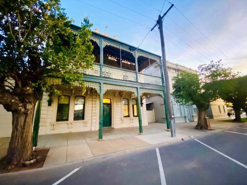 Echuca Apartment | Pet-Friendly Townhouse in Echuca's Vibrant Port CBD