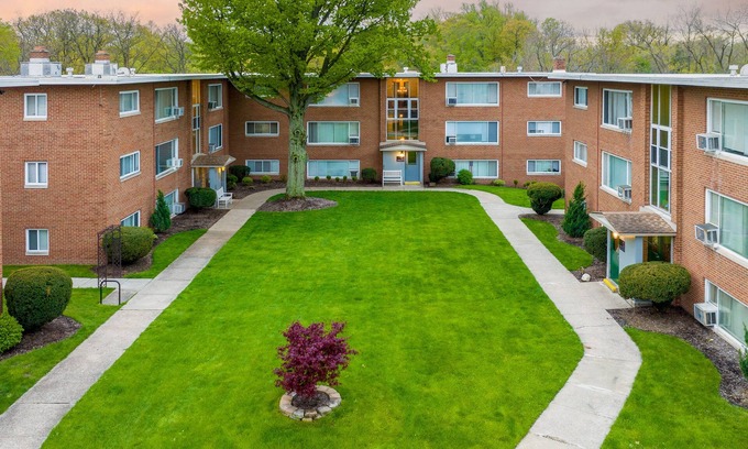 Fairview Park Apartment | Exceptional Two-Bedroom Apartment with Kitchen at Georgetown Villas
