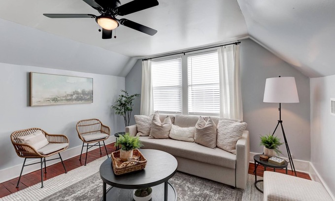 Midtown Apartment | Midtown Oasis: 1BR Unit Near Dining & Parks, Guest Rated 9.8