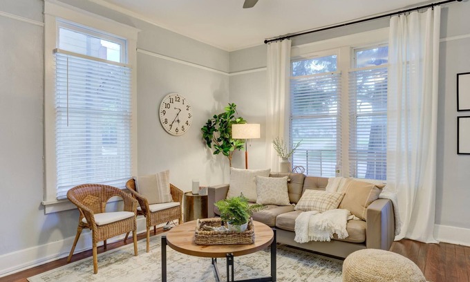 Midtown Apartment | Top-Rated 1BR Midtown Getaway with Ocean View & Parking