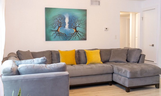 Wooten Condo | Cozy Condo Retreat in North Central Austin with Spa & Breakfast