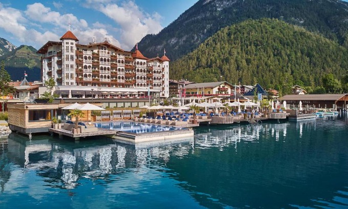 Pertisau Hotel | Elegant Retreat at Entners am See with Private Beach & Spa