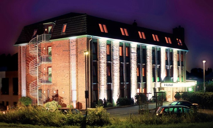 Glinde Hotel | Convenient Stay at Entrée Hotel Glinde with Breakfast Included