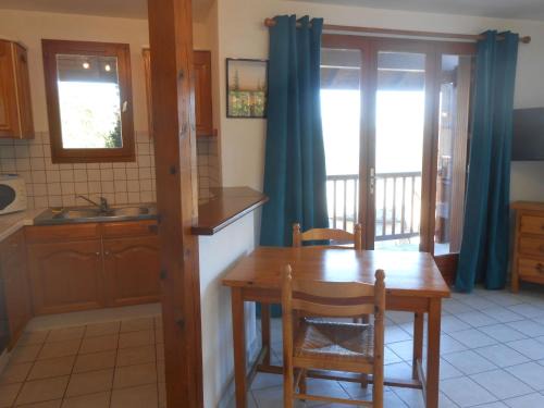 Savines-le-Lac Apartment | Serene Retreat Between Lake and Mountains - Guest Rated 9/10