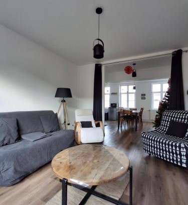 Arras Apartment | Spacious Hotel Entre les Places with Free Parking & High Ratings