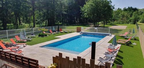 Tour-en-Sologne House | Unforgettable Getaway at Gîte "Le Nid Douillet" with Pool