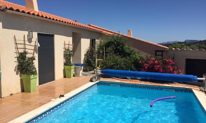 Montner Bed & Breakfast | Beachfront Retreat Between Sea and Mountains Awaits You