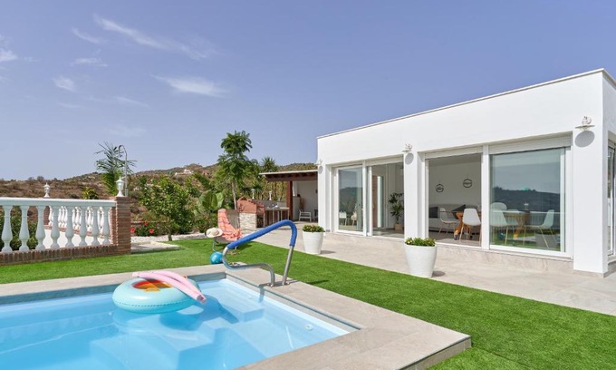 Archez House | Escape to Entre Montañas: Family-Friendly Retreat with Pool