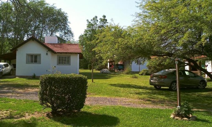 Villa General Belgrano Cabin | Relax at Entre Sierras: Poolside Retreat for Families