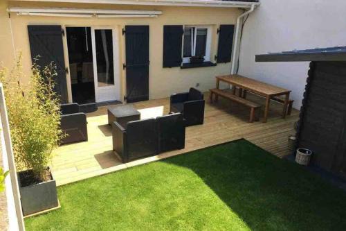 Buire-le-Sec House | Family-Friendly Stay at Entre Terre et Mer - Rated 10/10