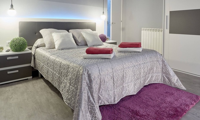 Leon Apartment | Discover Entrevias: Top-Rated Apartments with Spa & Hot Tub