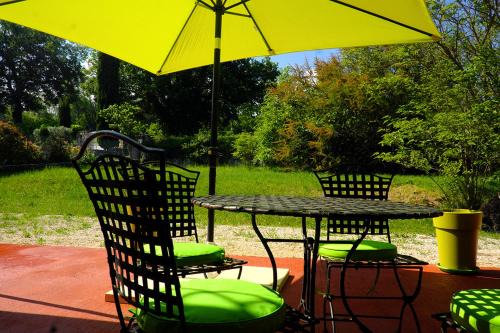 Saignon House | Discover Envies en Lubéron: Family-Friendly Retreat
