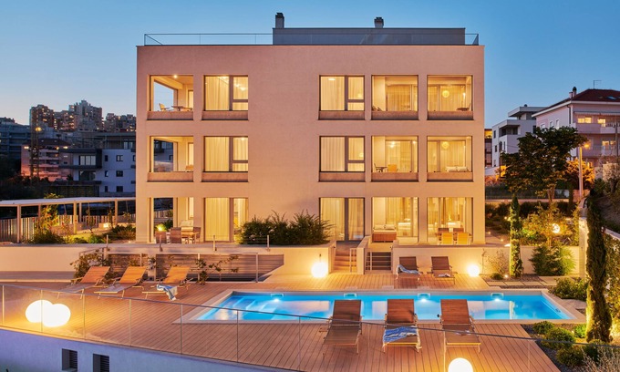 Znjan Apartment | Elegant Eol Apartments in Split - Rated 10/10 by Guests