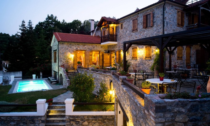 Agia House | Eco-Friendly Eos: Guest Rated 9.4 with Pool & Breakfast