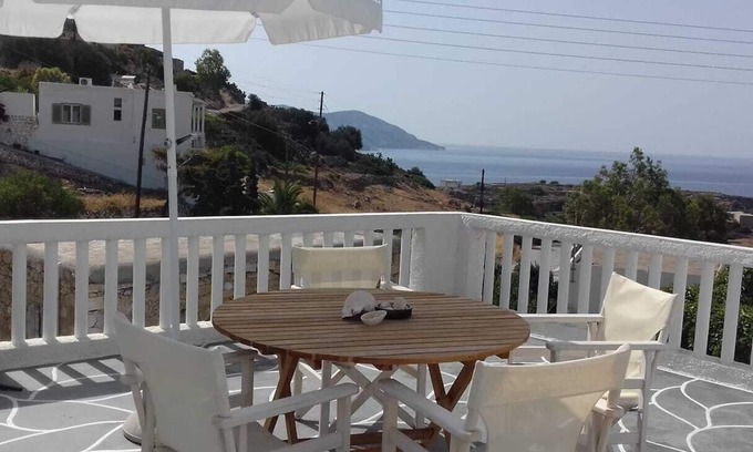 Kimolos House | Discover Eos Kimolos House with Pool and Ocean Views
