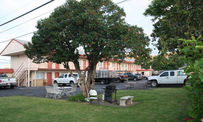 Ephrata Hotel | Family-Friendly Stay at Ephrata Inn Motel with Great Amenities