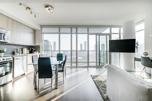 Old Town Apartment | Inviting 2BR Condo with Panoramic City & CN Tower Views