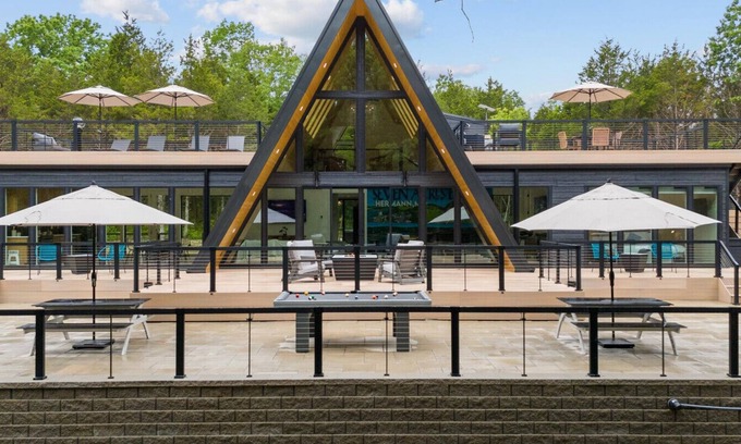 Mount Sterling House | Epic A-Frame Retreat | Rooftop, Theater, Hot Tub + Sauna
