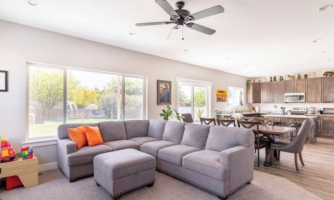 American Fork House | Epic Backyard w/Pickleball, Playground, Hammocks, & Mountain Views