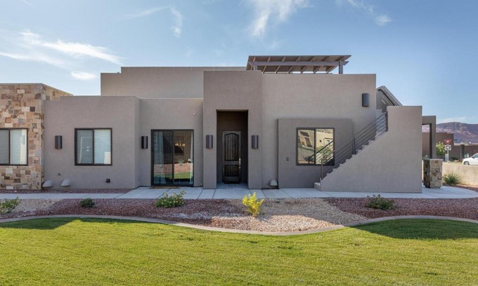 St. George Villa | Unforgettable Epic Escape with Pool and Hot Tub Amenities