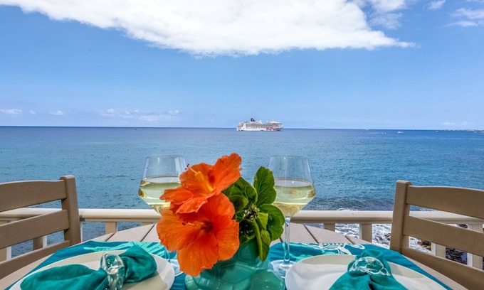 Historic Kailua Village Condo | Unforgettable Oceanfront Condo at Hale Kona Kai #403