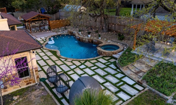 River Ridge House | Relaxing Retreat with Pool and Pickleball Court Awaits