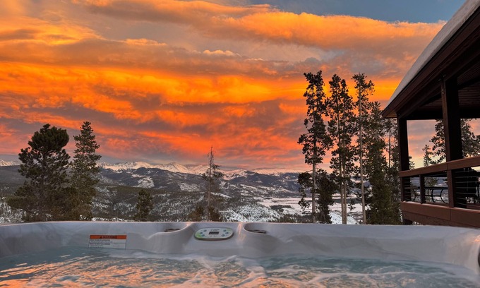 Granby House | Elegant Rocky Mountain Retreat: Unmatched Views & Spa Access