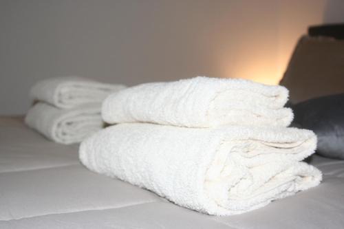 Somma Lombardo House | Comfortable Epicuro Guest House with Family-Friendly Amenities