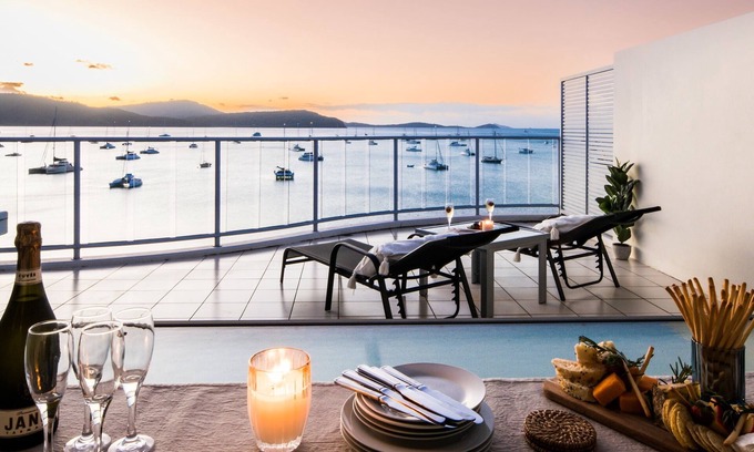 Airlie Beach Apartment | Elegant Waterfront Penthouse with Pool & Family Amenities