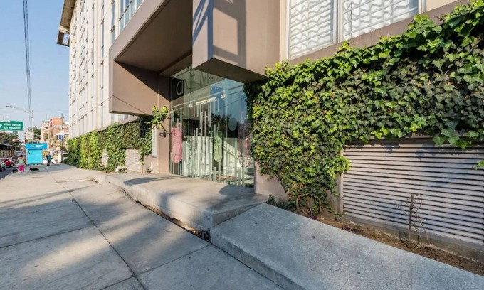 Cuauhtemoc Apartment | Cozy One Bedroom Apartment - Pet Friendly & Breakfast Included