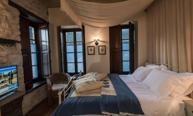 Karpenisi Hotel | Unforgettable Epoches Luxury Suites with Top Amenities