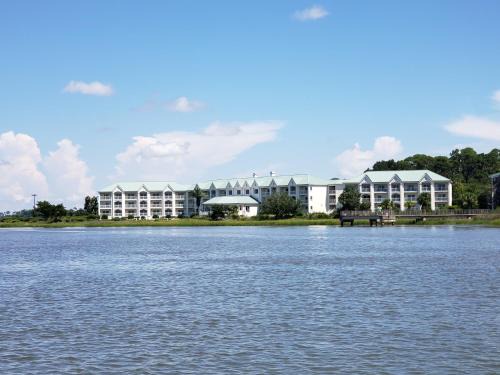 Epworth Acres Hotel | Discover Epworth By The Sea: Family-Friendly Retreat