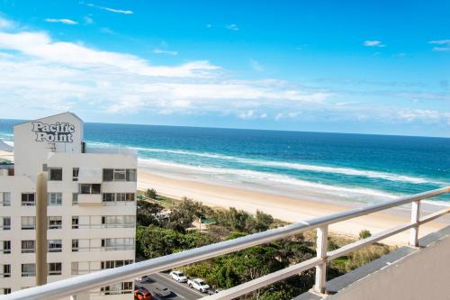 Surfers Paradise Resort | Oceanfront Equinox Resort: Family-Friendly Escape Awaits