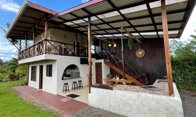 La Fortuna Cabin | Cozy Retreat with Pool & Pet-Friendly Comfort, Rated 9.8