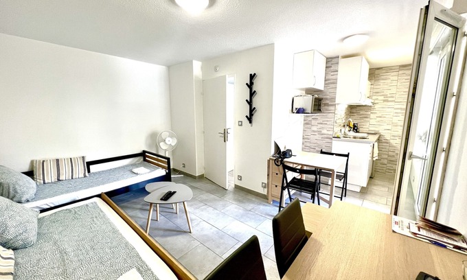 Minimes - Barriere de Paris Apartment | Guest Rated 10/10: Studio by Canal du Midi in Toulouse