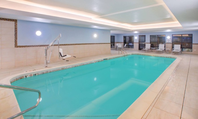 Benton Harbor Condo | Equipped Suite Near I-94 | Free Daily Breakfast, Indoor Pool + Fitness Center