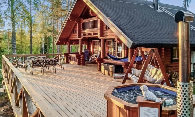 Rautjarvi House | Outstanding Erätorsa by Interhome with Lake View & Spa