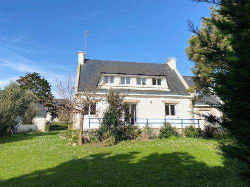 Plouharnel House | Relax at Er Blehua: Family-Friendly Villa in Plouharnel